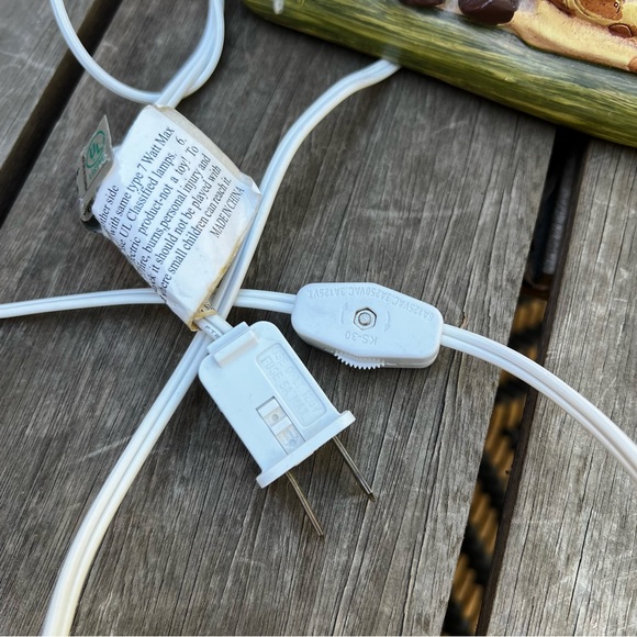 Vintage Ceramic Giraffe Small Table or Desk Lamp - Picture 12 of 16